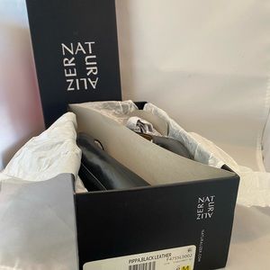 Naturalizer Pippa Kitten Heel Pumps - Size 8 - Like New